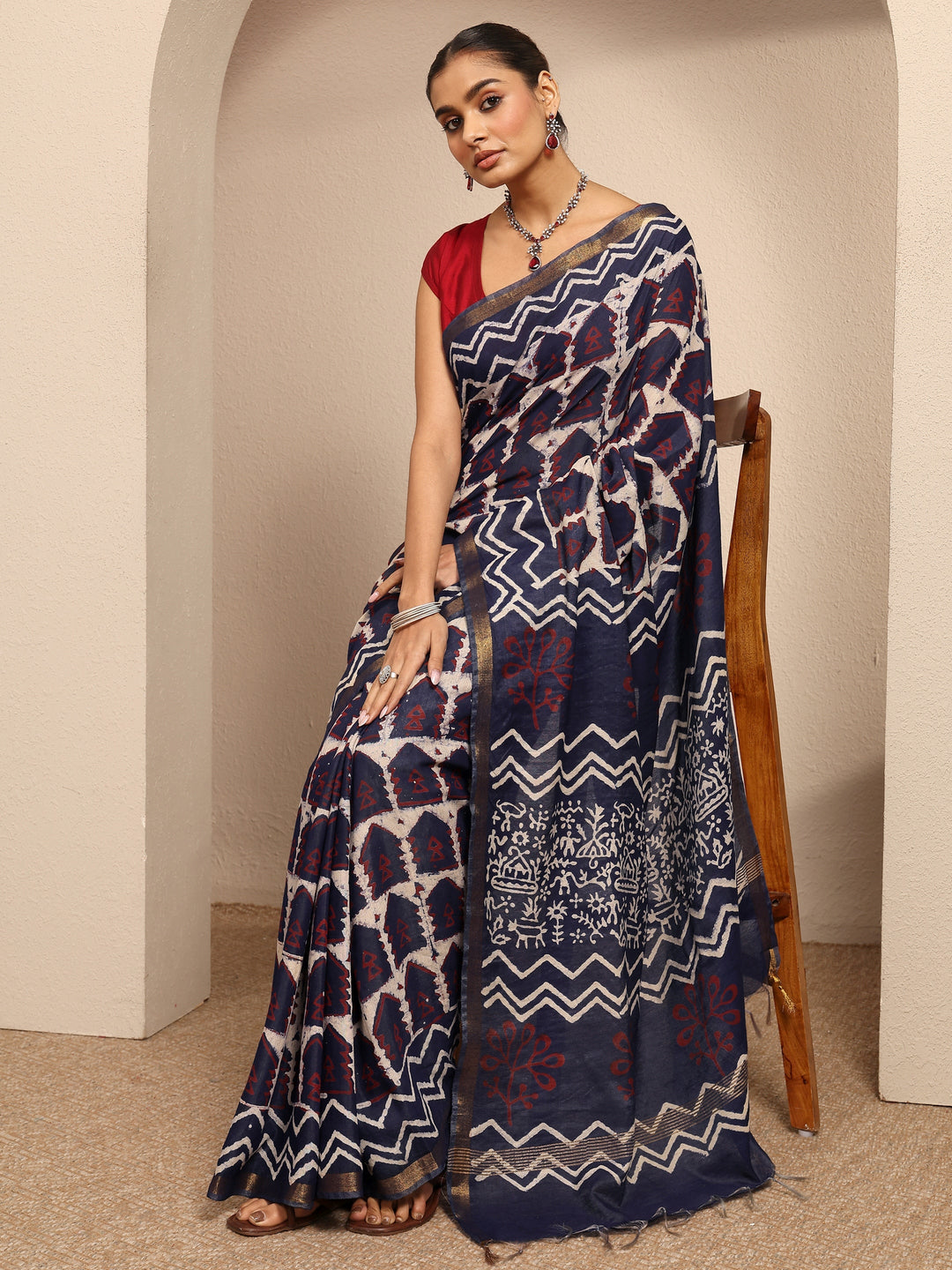 Blue Tribal Printed Cotton Saree With Unstitched Blouse Piece