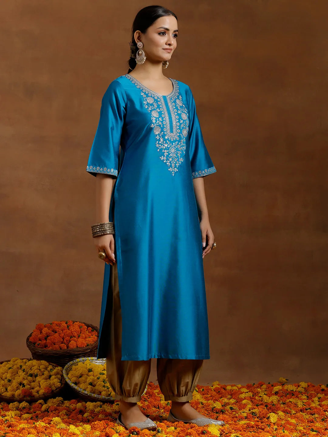  Blue Embroidered Silk Straight Kurta 