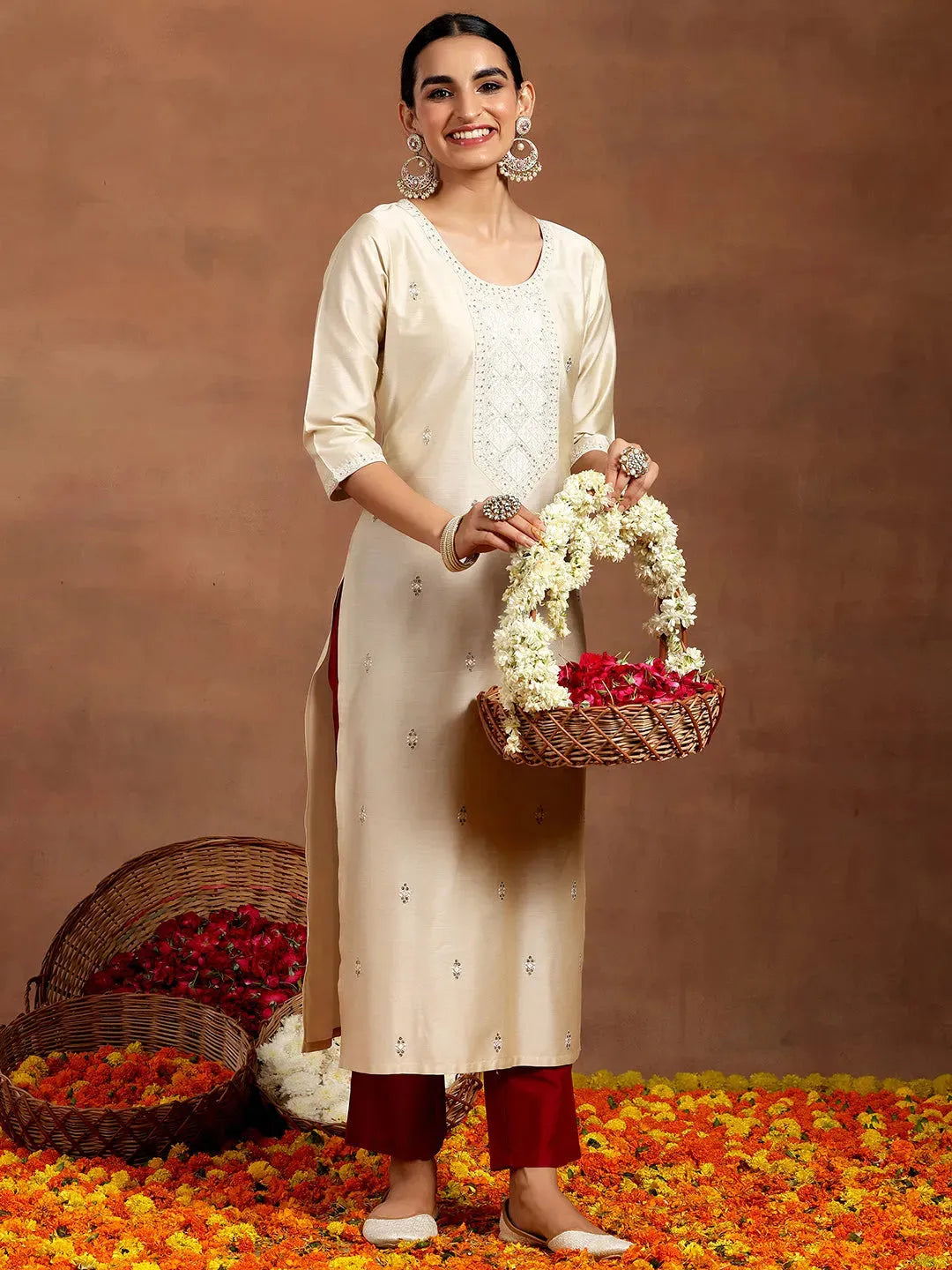  Off White Embroidered Silk Straight Kurta 