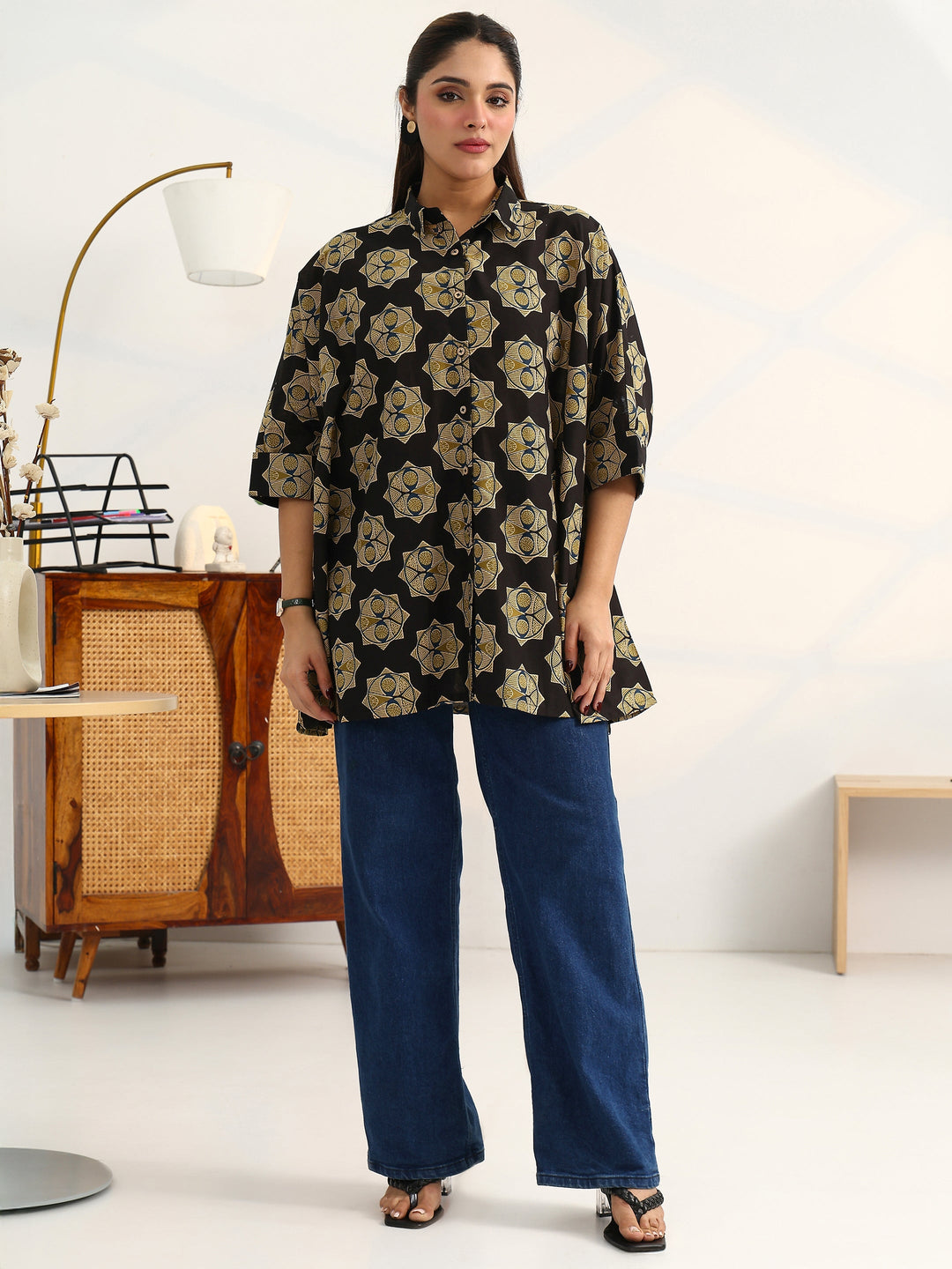  Classic Corp Black Printed Cotton Blend Shirt 