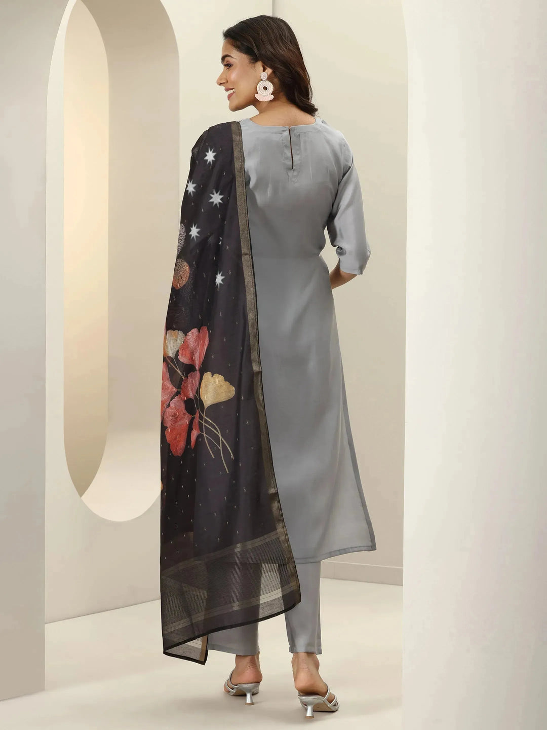  Grey Embroidered Silk Blend Straight Suit Sets With Dupatta 