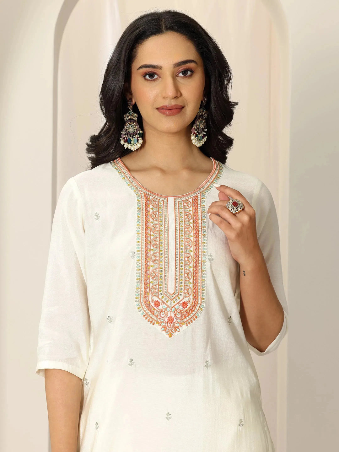  White Embroidered Silk Blend Straight Suit Set With Dupatta 