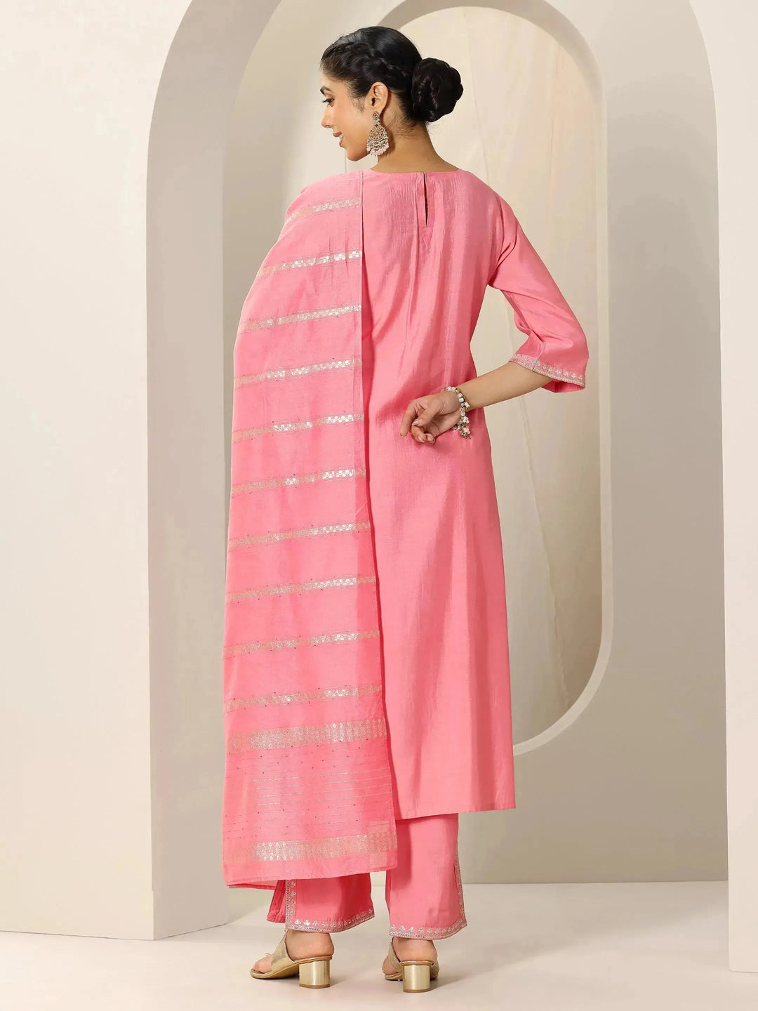  Peach Embroidered Silk Blend Straight Suit Set With Dupatta 