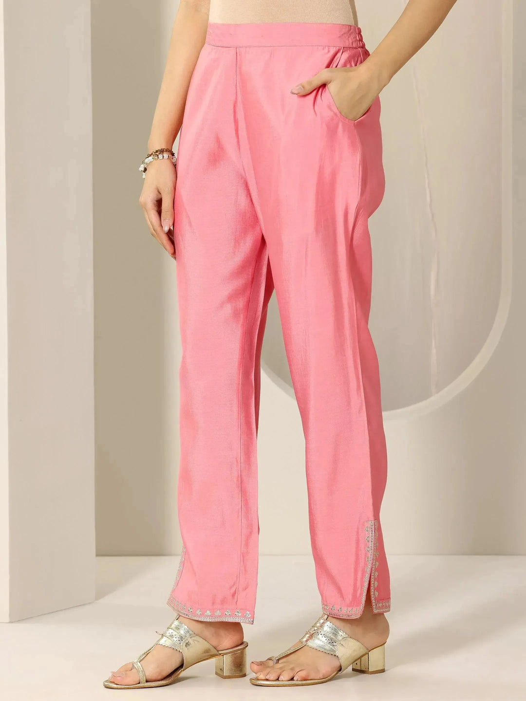 Peach Embroidered Silk Blend Straight Suit Set With Dupatta 
