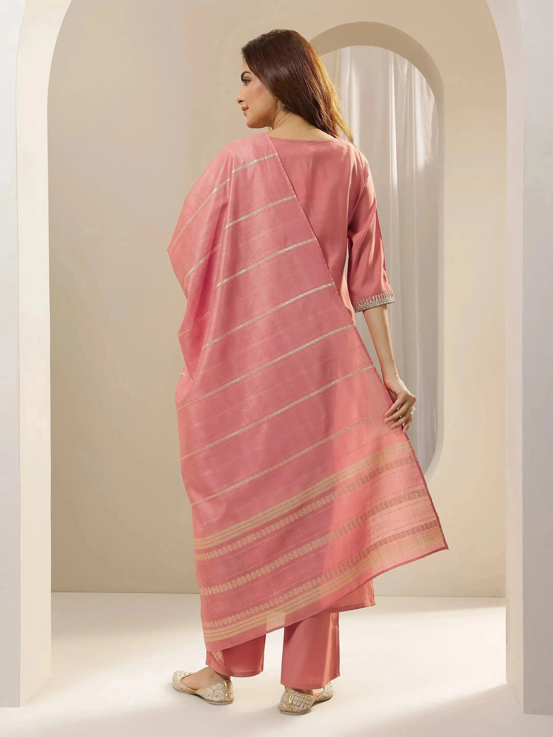 Peach Embroidered Silk Blend Straight Suit Sets With Dupatta 