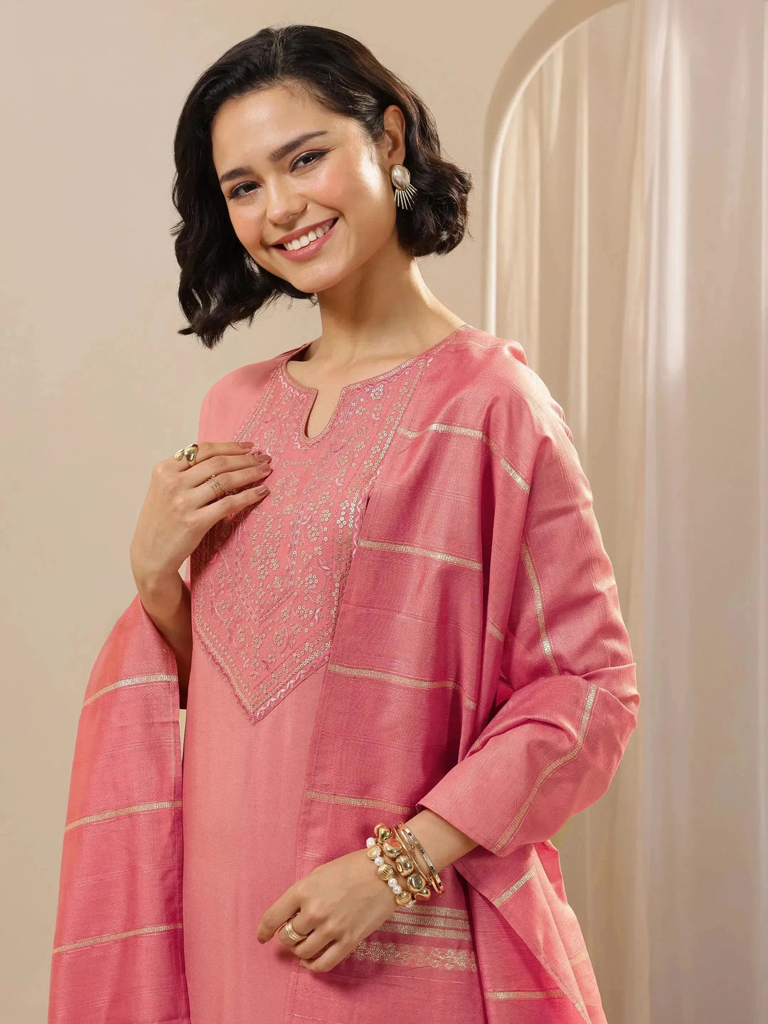  Peach Embroidered Silk Blend Straight Suit Sets With Dupatta 