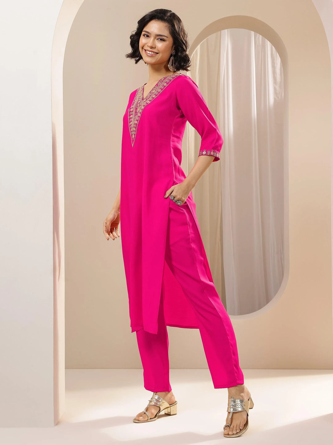  Pink Embroidered Silk Blend Straight Suit Sets With Dupatta 