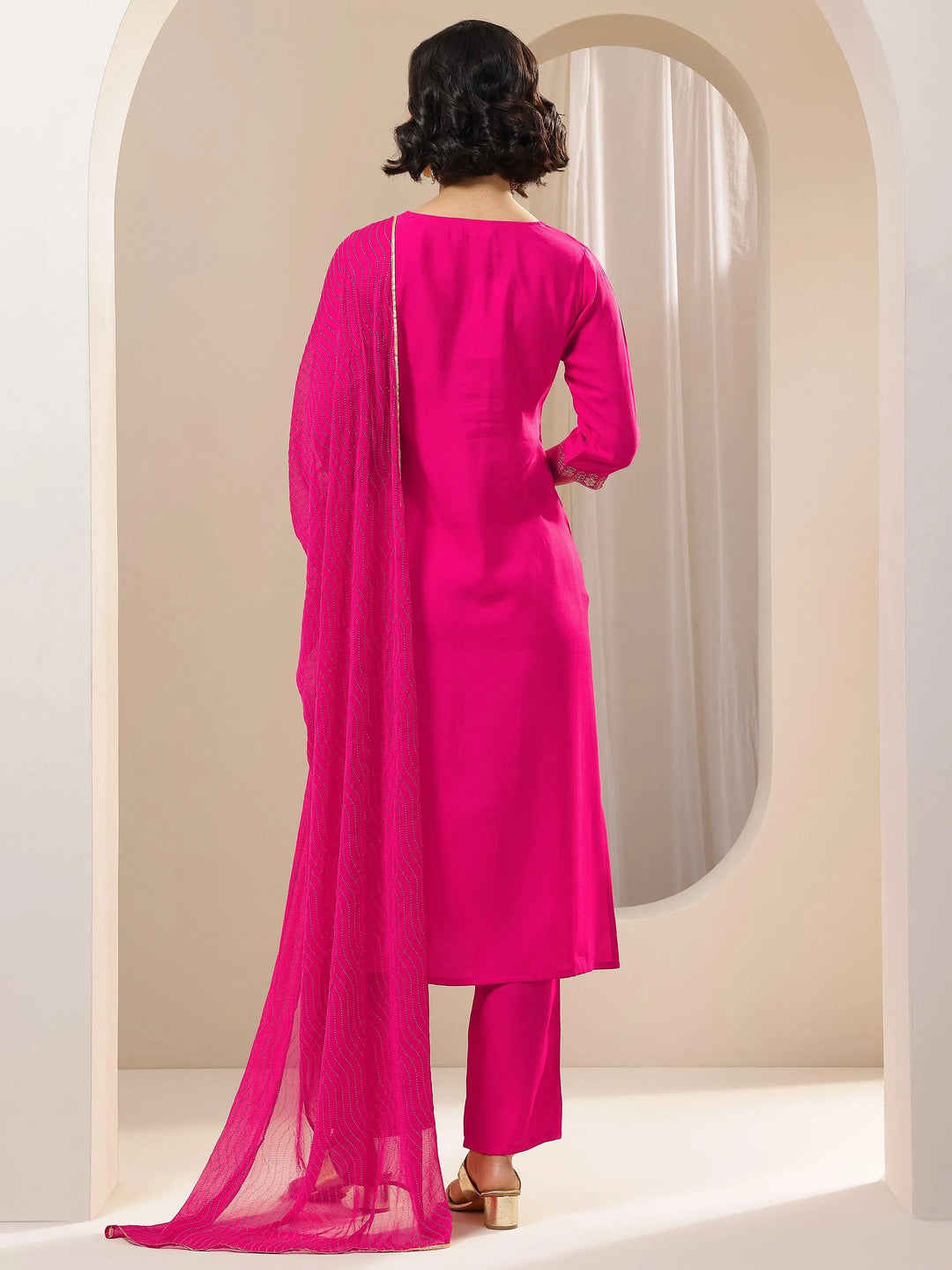  Pink Embroidered Silk Blend Straight Suit Sets With Dupatta 