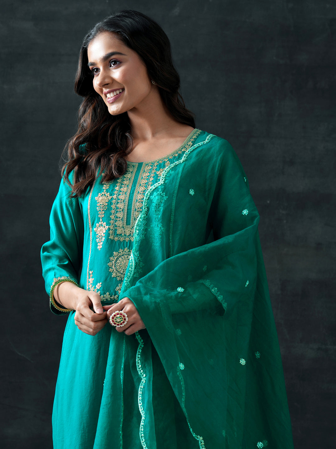  Green Embroidered Silk Blend Straight Suit Set With Dupatta 