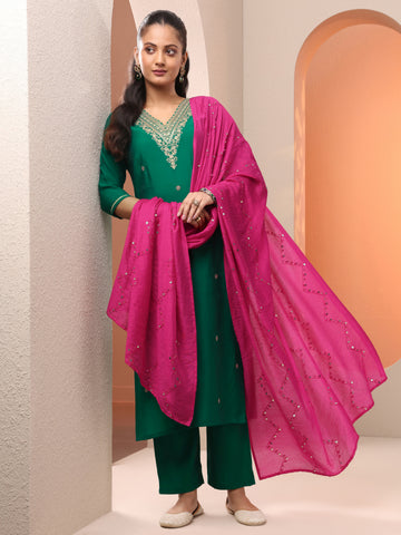 Green Embroidered Silk Blend Straight Suit Set With Dupatta