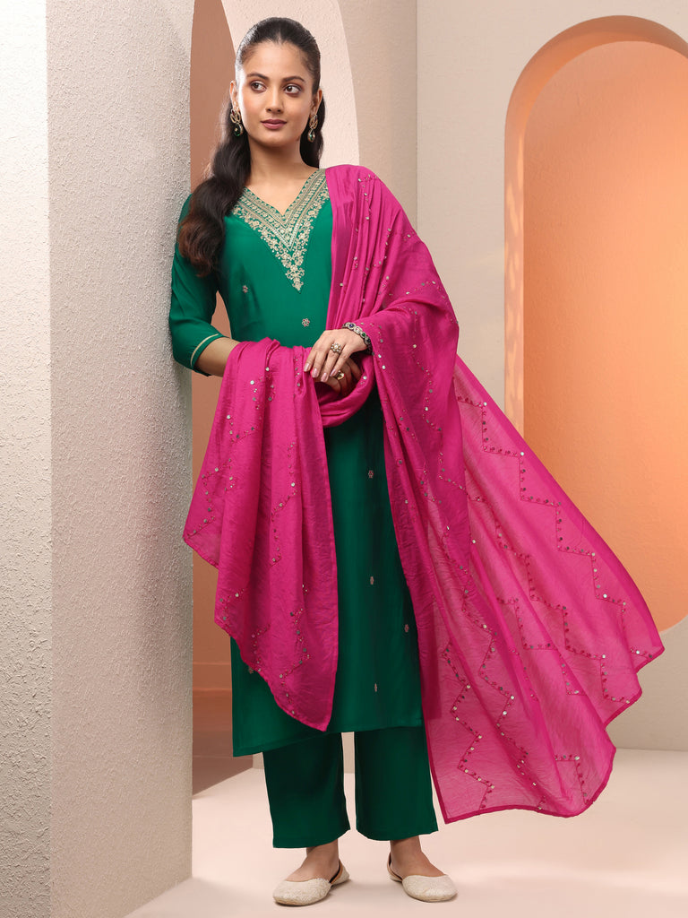 Gerua Green Embroidered Silk Blend Straight Suit Set With Dupatta