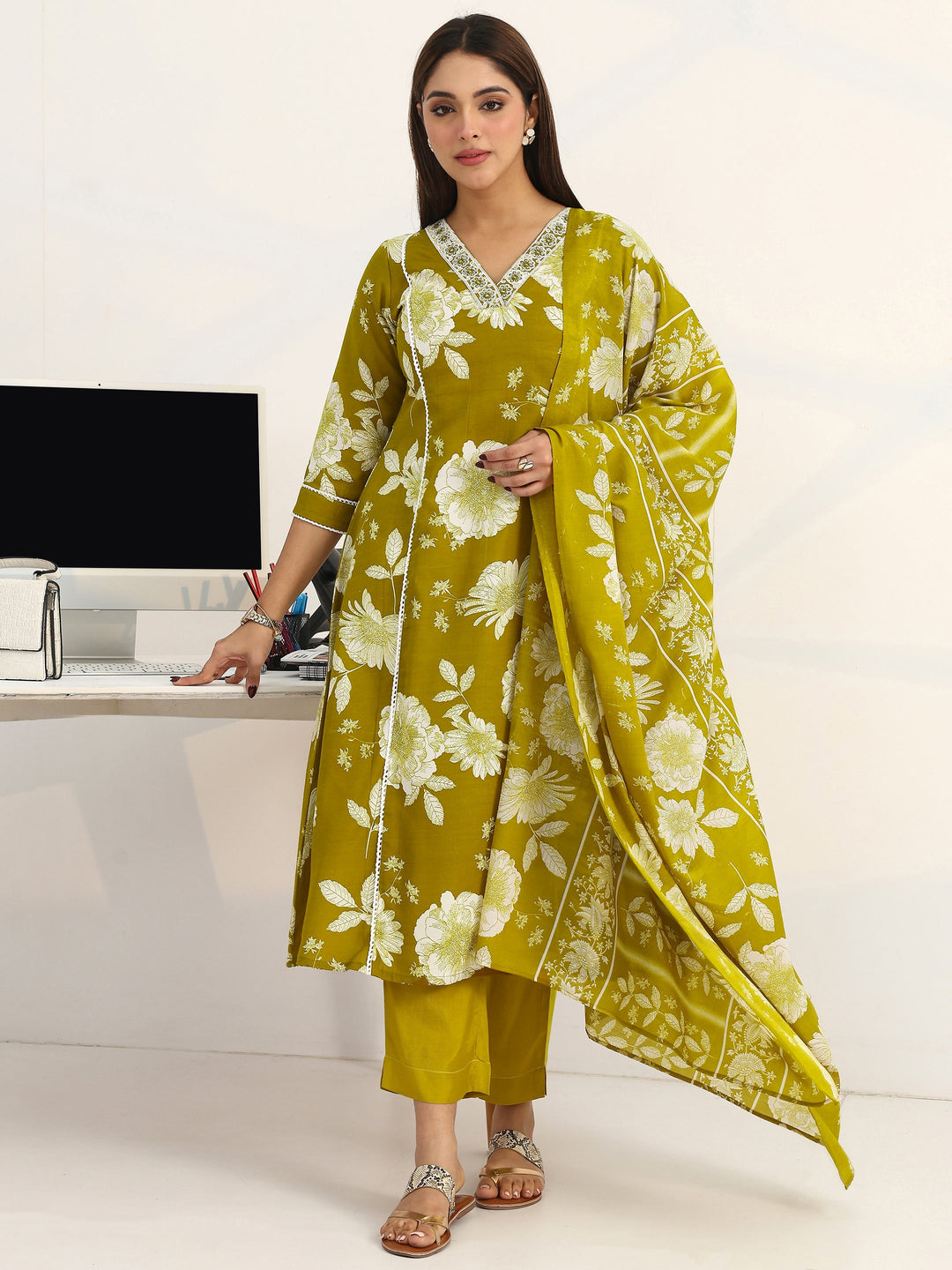  Green Floral Printed Cotton Blend A-Line Suit Set With Dupatta 