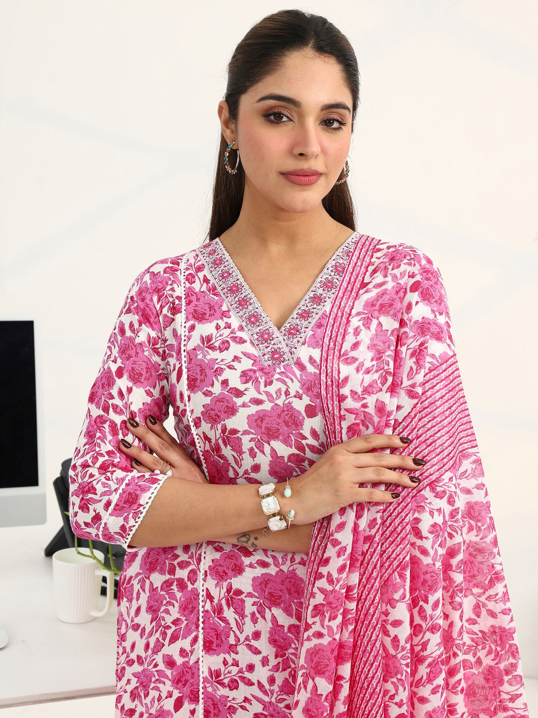  Pink Floral Printed Cotton Blend Straight Suit Set With Dupatta 