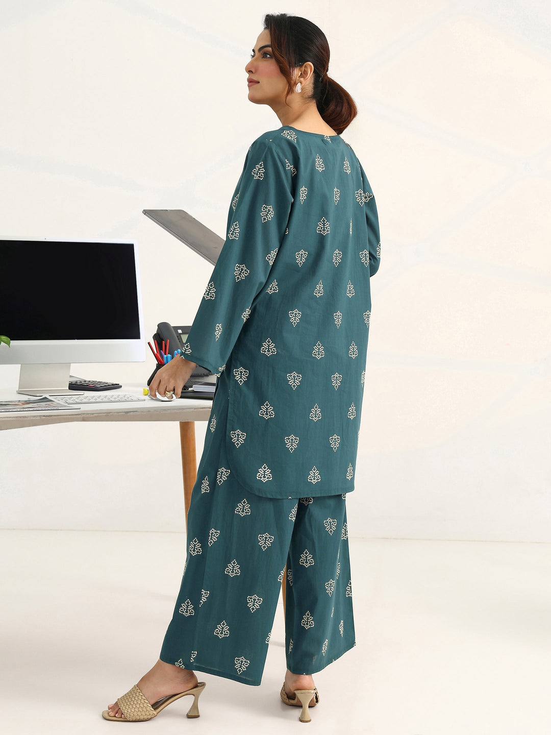  Blue Bandhani Printed Cotton Blend Straight Kurta Set 