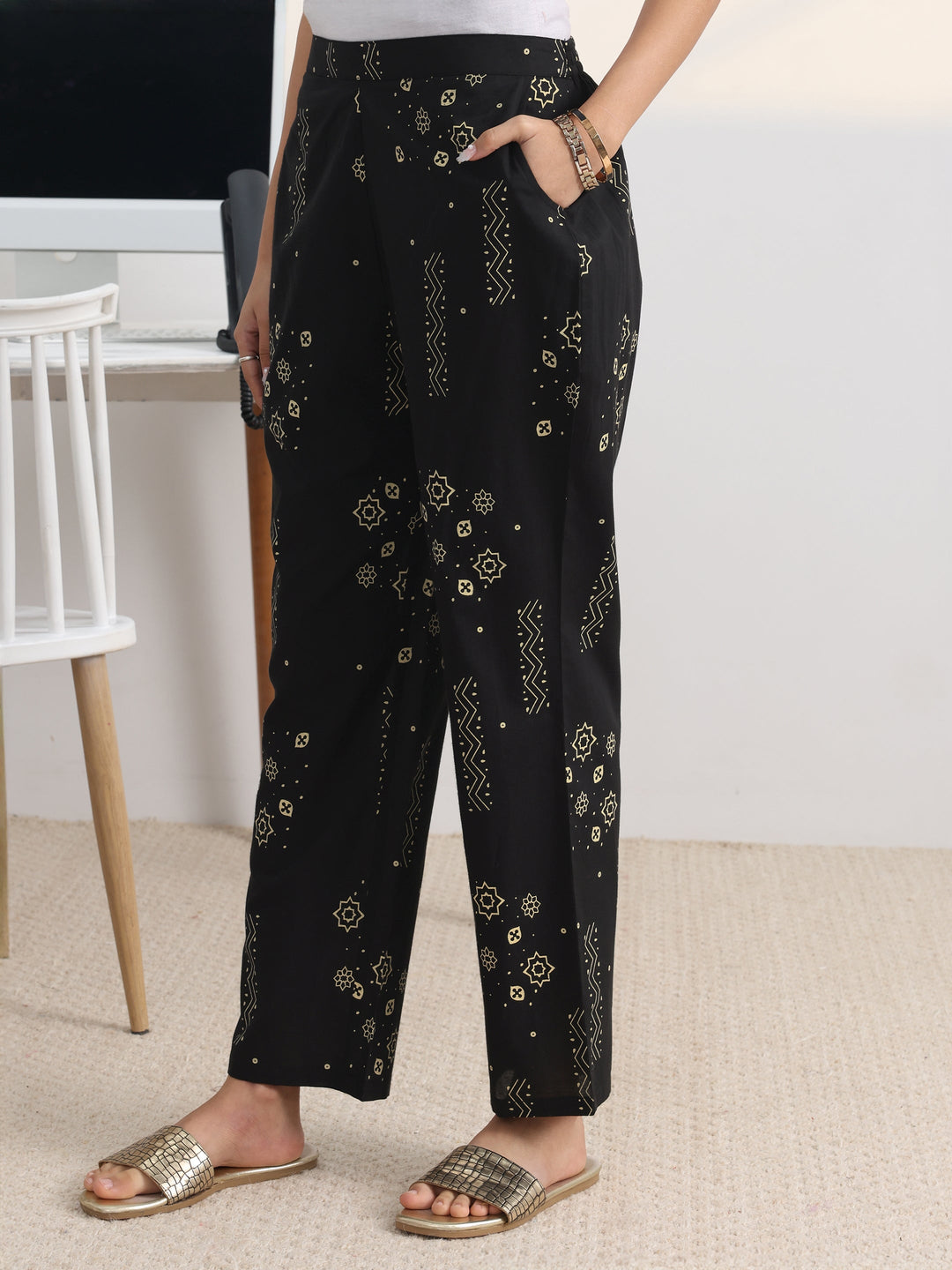  Black Printed Cotton Blend Straight Kurta Set 