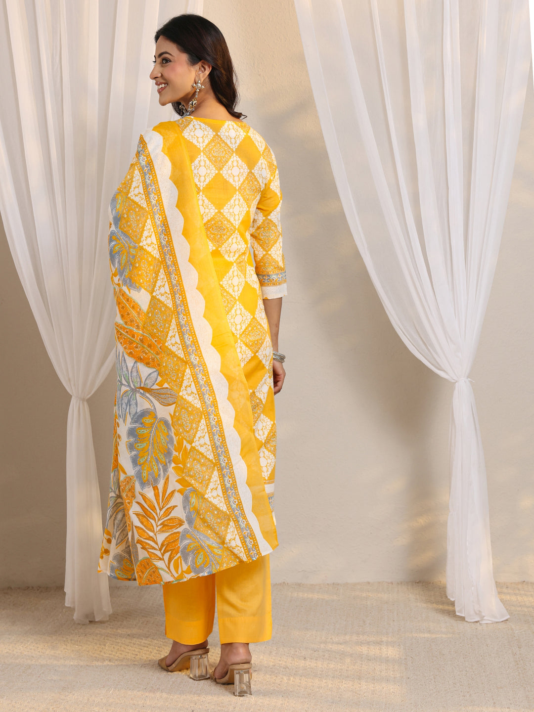  Yellow Geometric Printed Cotton Blend Straight Suit Set With Dupatta 
