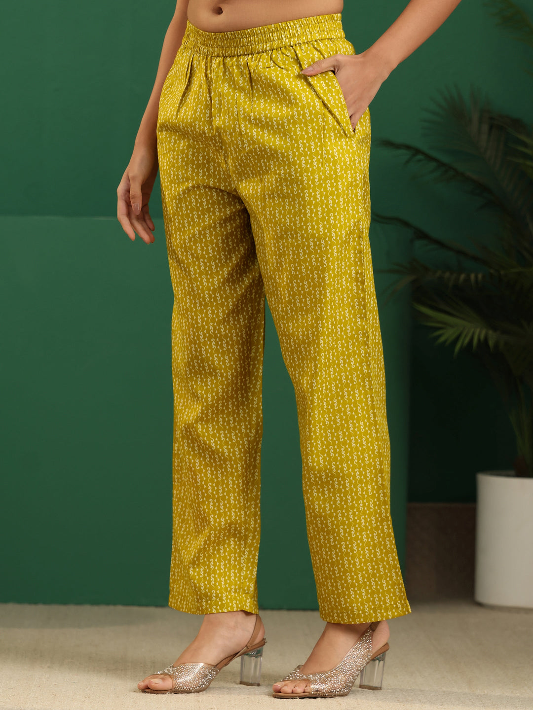  Gerua Green Bandhani Cotton Blend Straight Suit Set 