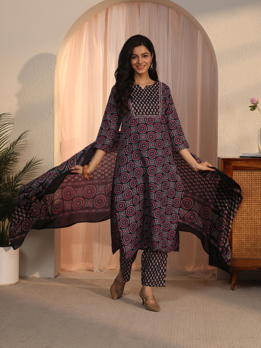  Gerua Black Ethnic Printed Straight Suit Set 