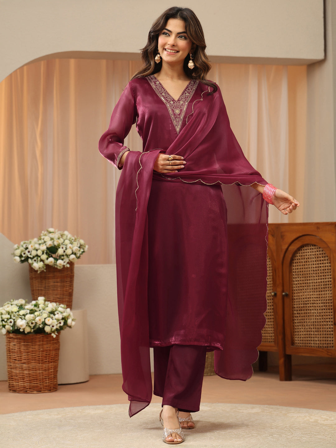  Red Yoke Design Tissue Straight Suit Set 