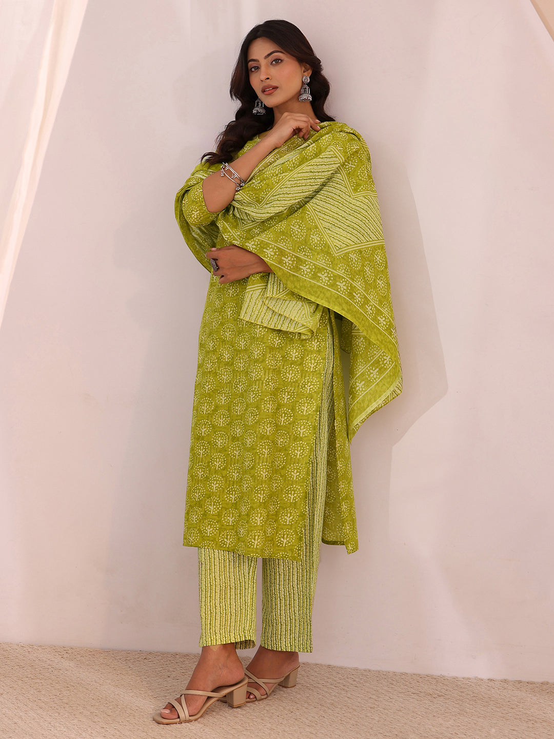 libas Green Floral Printed Cotton Blend Straight Suit Set-picture-53
