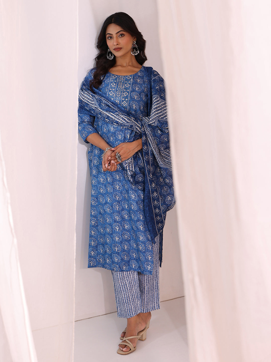 libas Blue Floral Printed Cotton Blend Straight Suit Set-picture-43