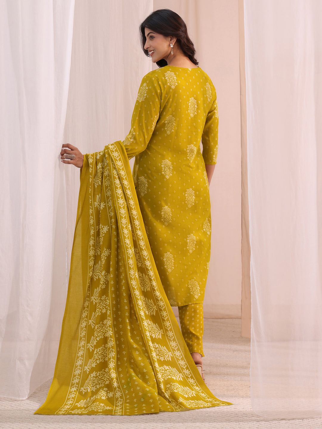  Green Yoke Design Cotton Straight Suit Set 