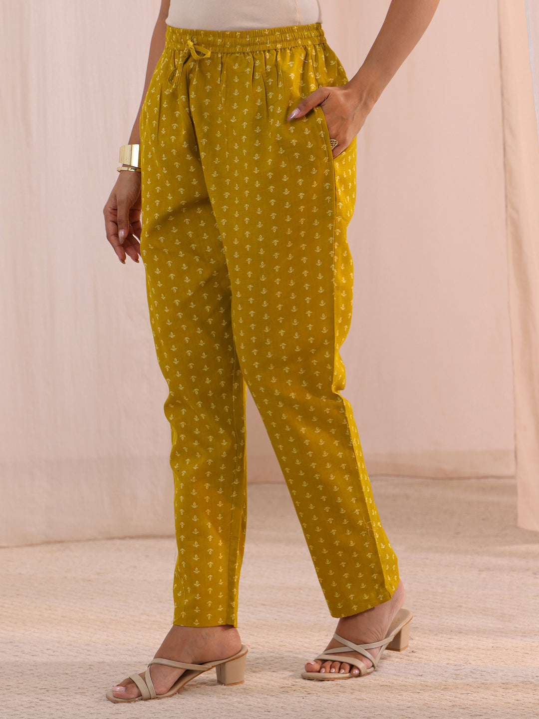  Green Yoke Design Cotton Straight Suit Set 
