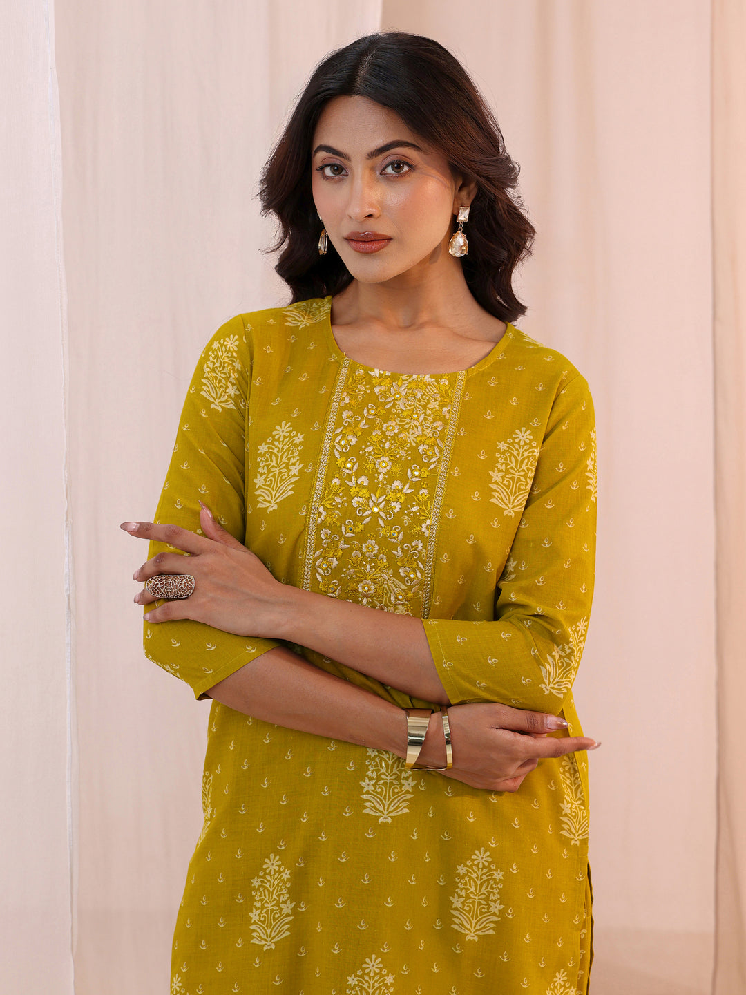  Green Yoke Design Cotton Straight Suit Set 