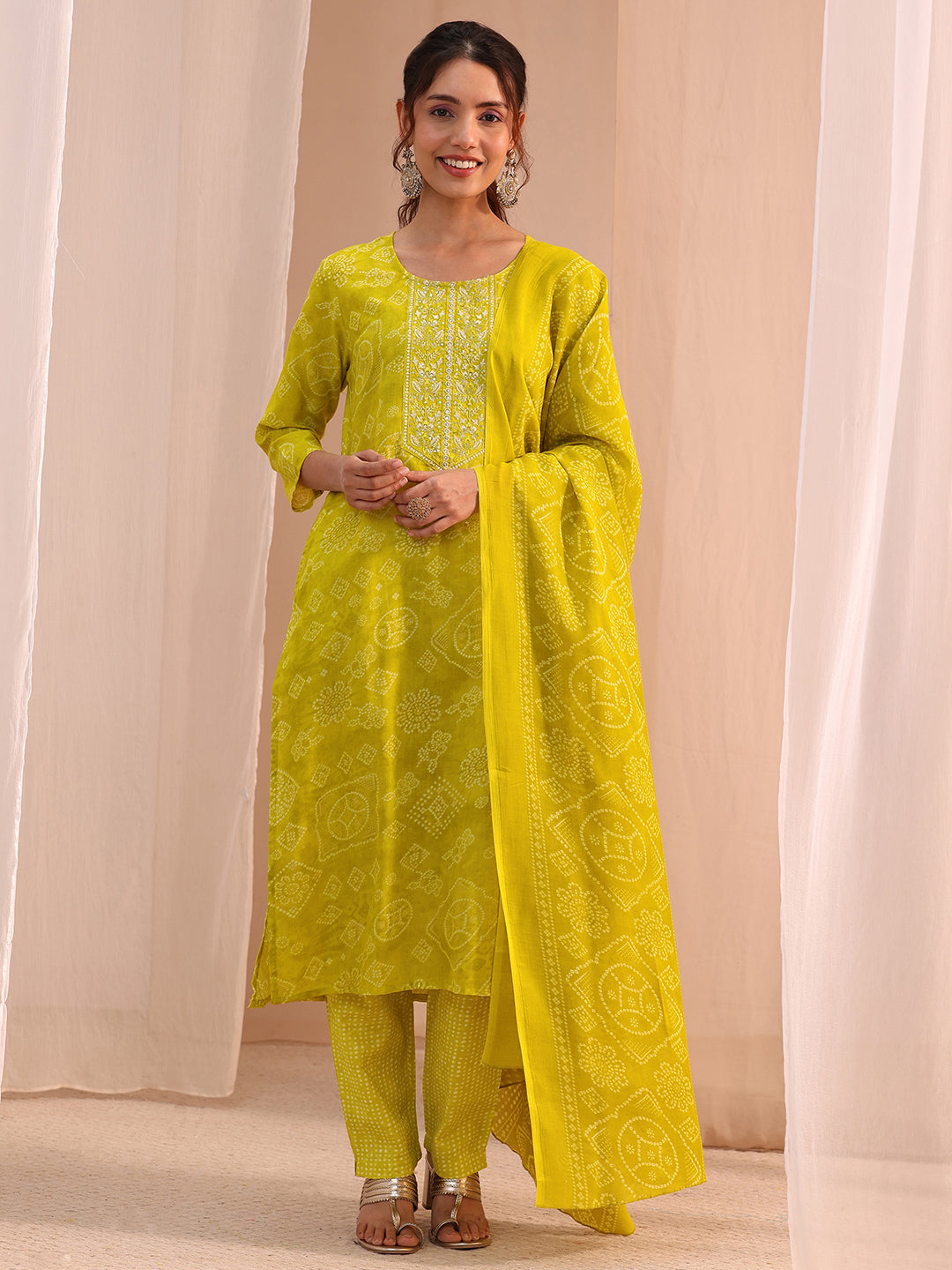  Green Bandhani Printed Cotton Blend Straight Suit Set 