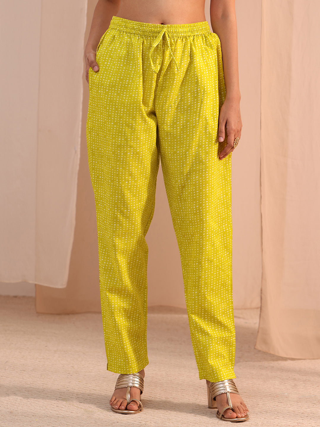  Green Bandhani Printed Cotton Blend Straight Suit Set 