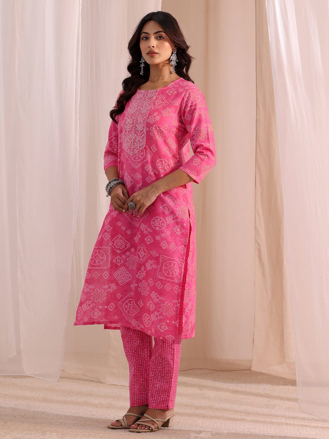  Pink Bandhani Printed Cotton Blend Straight Suit Set 