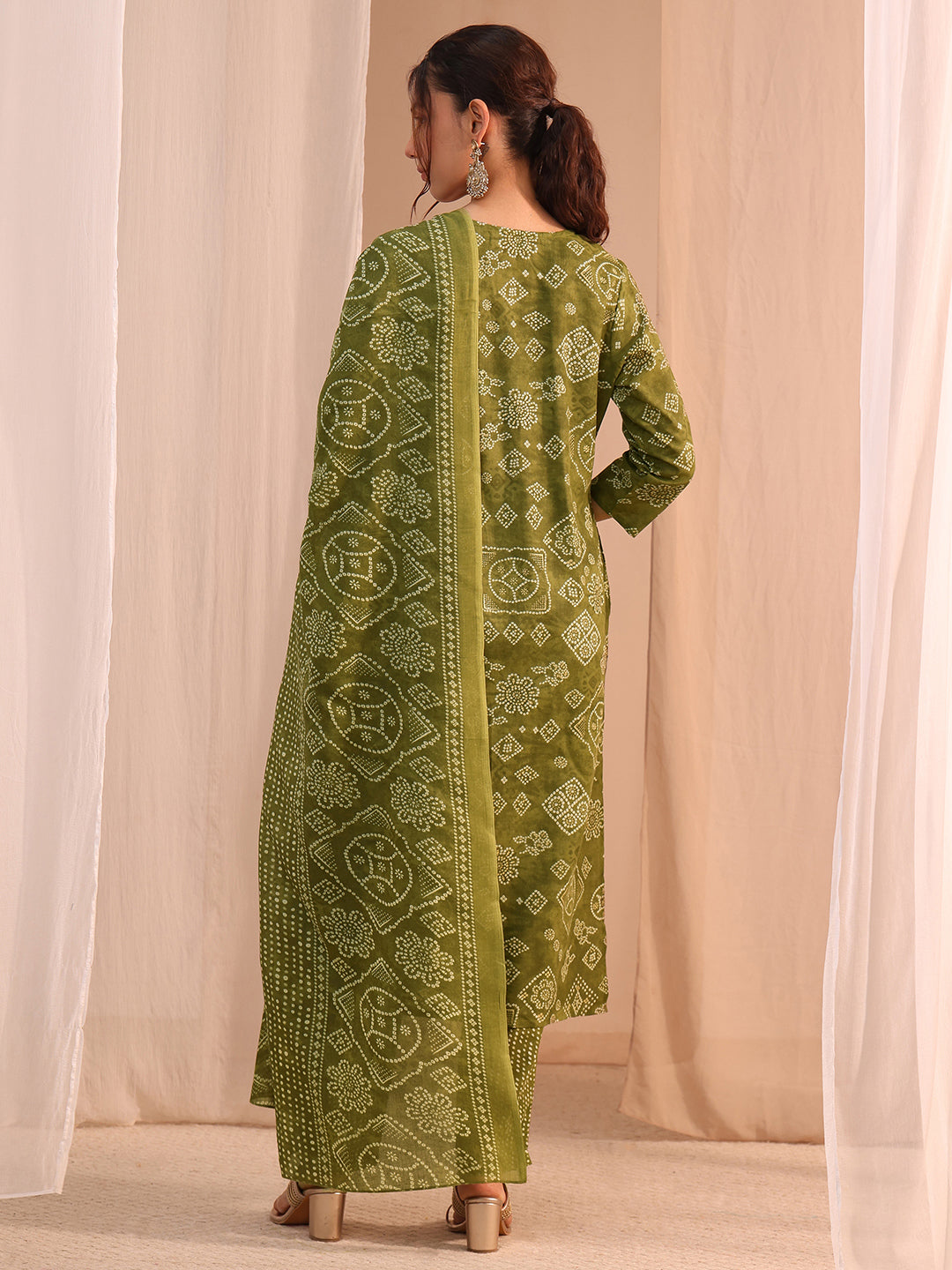  Green Bandhani Printed Cotton Blend Straight Suit Set 