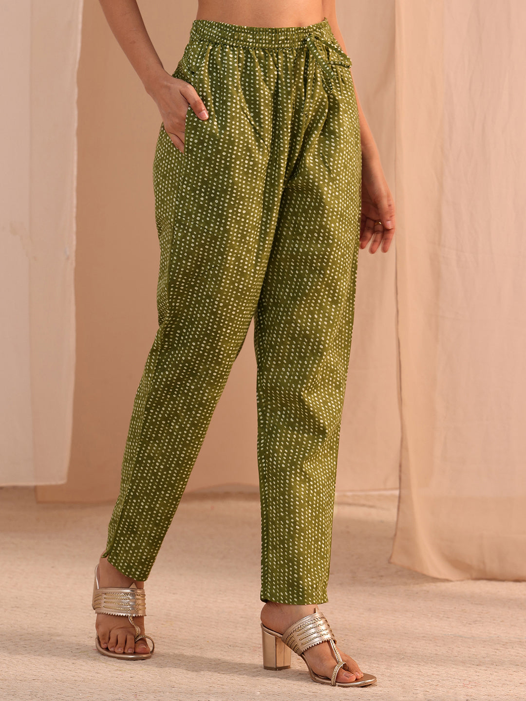  Green Bandhani Printed Cotton Blend Straight Suit Set 