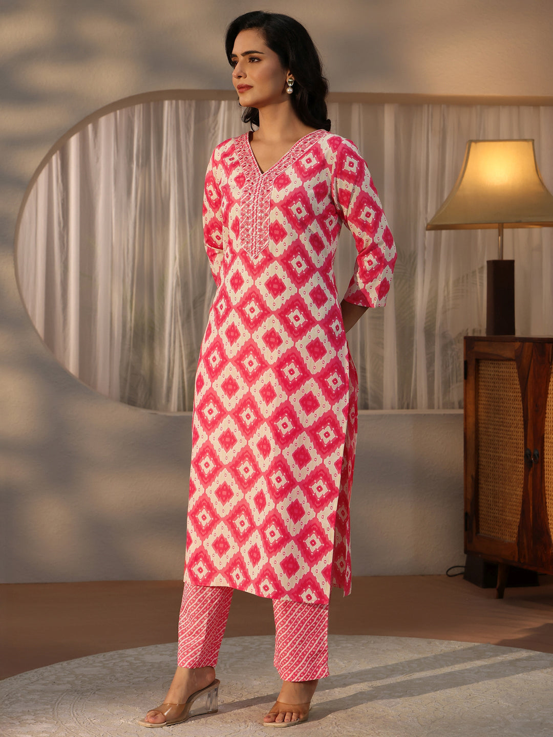  Gerua Pink Geometric Printed Straight Suit Set 