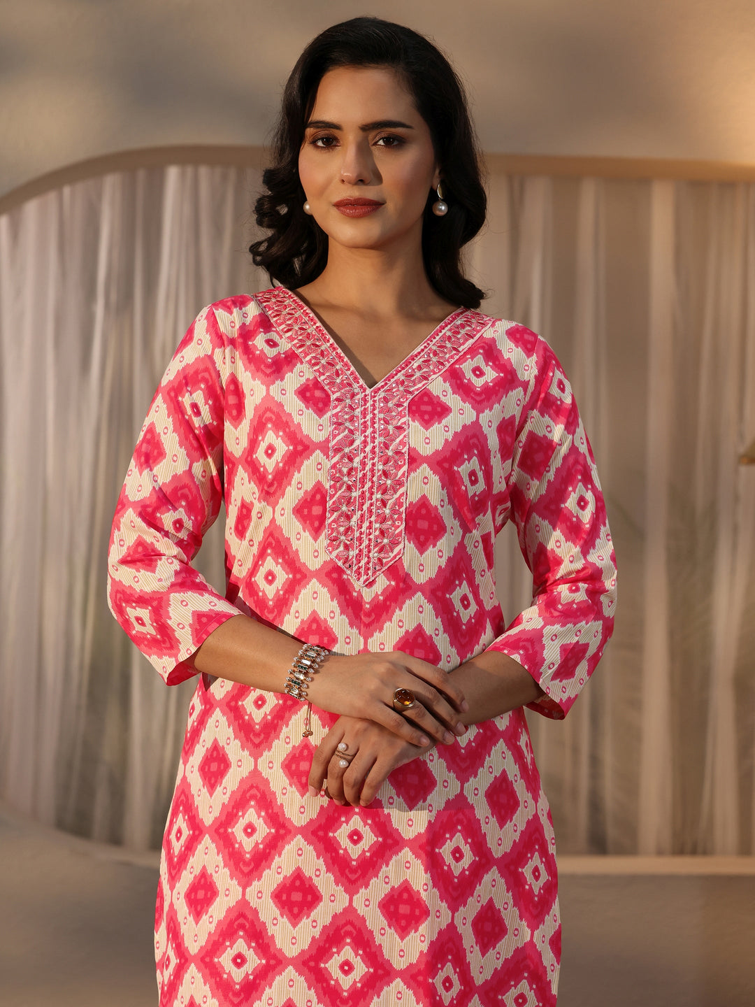 Gerua Pink Geometric Printed Straight Suit Set 