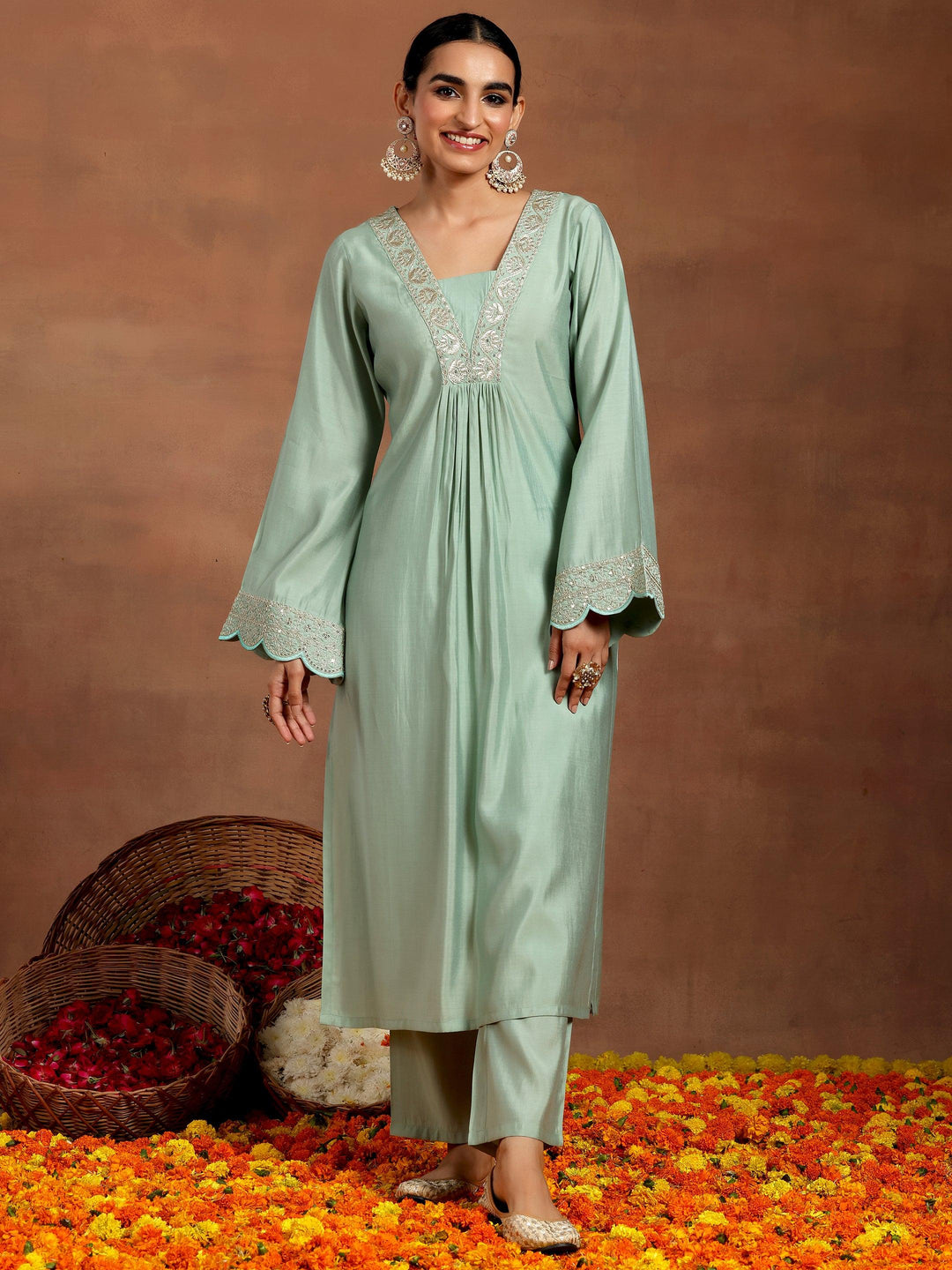  Green Yoke Design Silk Blend Straight Kurta Set 