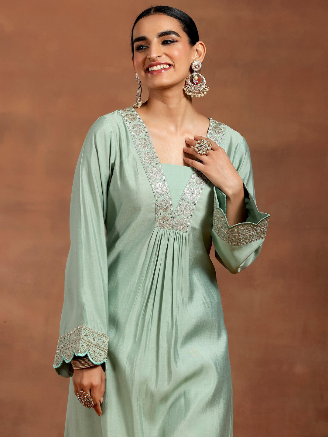  Green Yoke Design Silk Blend Straight Kurta Set 