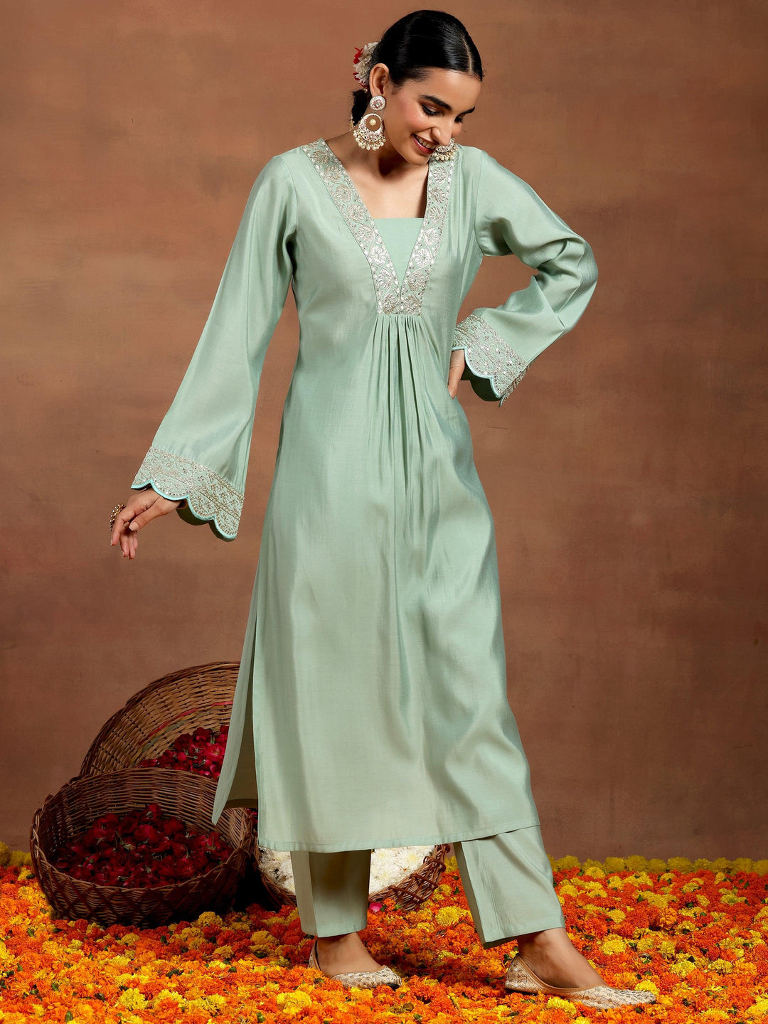  Green Yoke Design Silk Blend Straight Kurta Set 