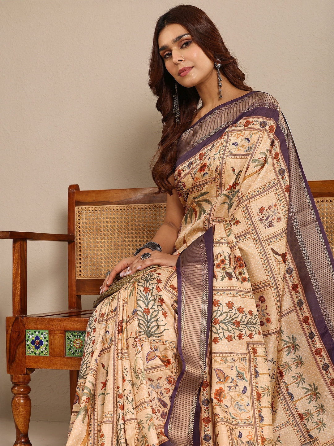 Gold Printed Silk Blend Saree With Unstitched Blouse Piece