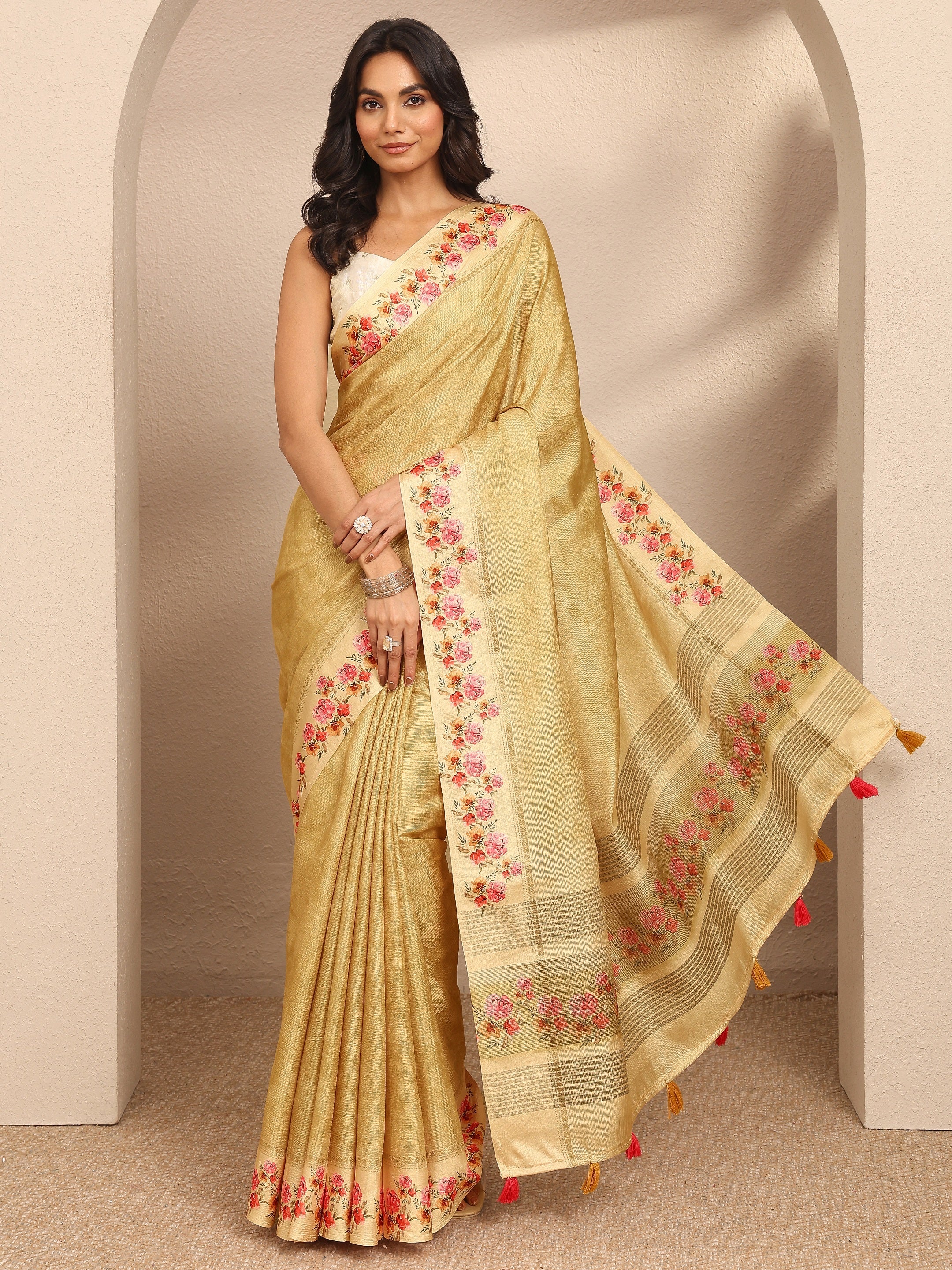 Gold Printed Silk Blend Saree With Unstitched Blouse Piece-image-17