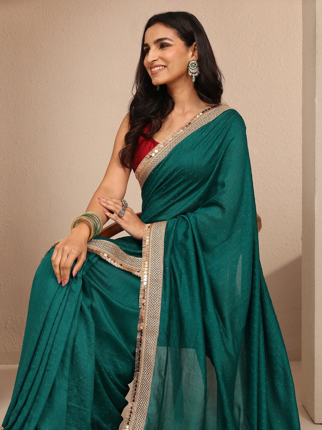 Green Embellished Silk Blend Saree With Unstitched Blouse Piece