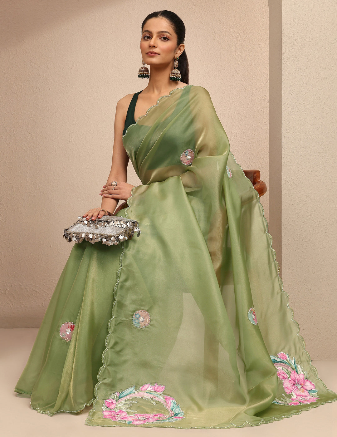 Green Embellished Silk Blend Saree With Unstitched Blouse Piece