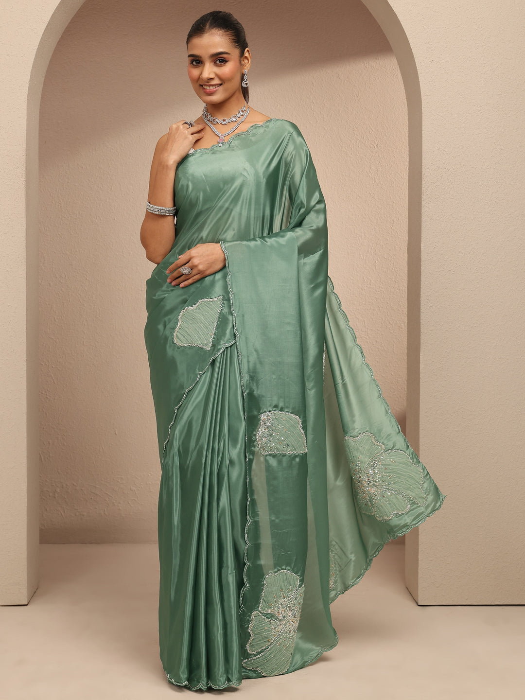  Green Embellished Silk Blend Saree With Unstitched Blouse Piece 