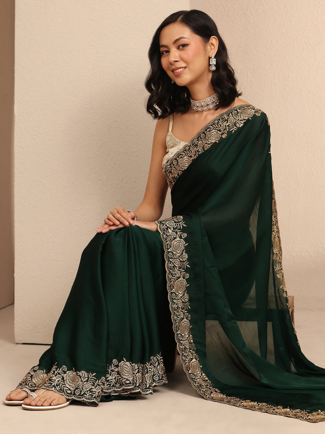 Green Embroidered Silk Blend Saree With Unstitched Blouse Piece