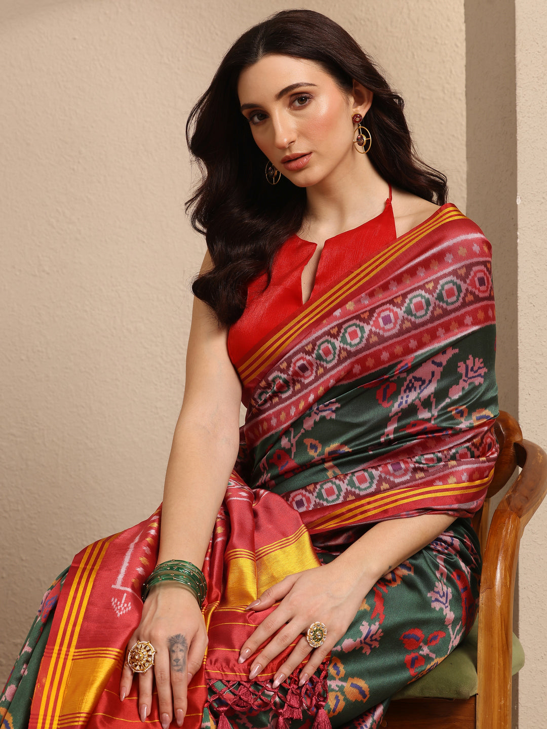 Green Printed Silk Blend Saree With Unstitched Blouse Piece