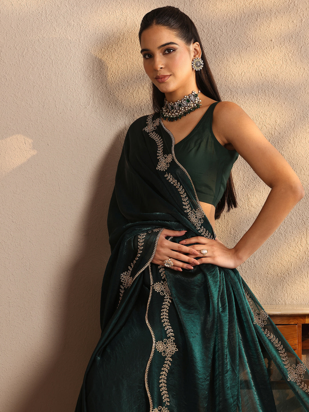 Green Solid Silk Blend Saree With Unstitched Blouse Piece
