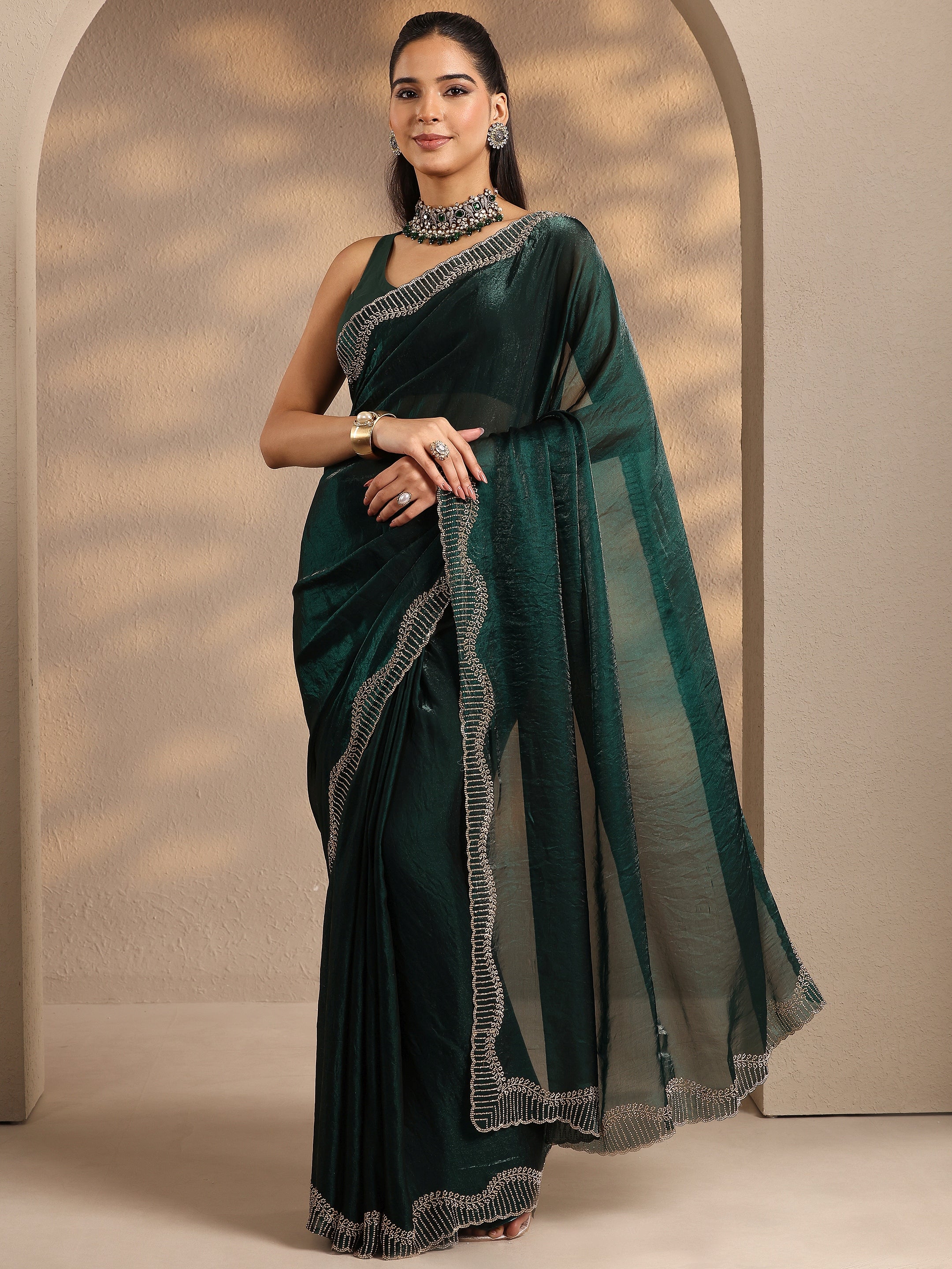 Green Solid Silk Blend Saree With Unstitched Blouse Piece-image-43