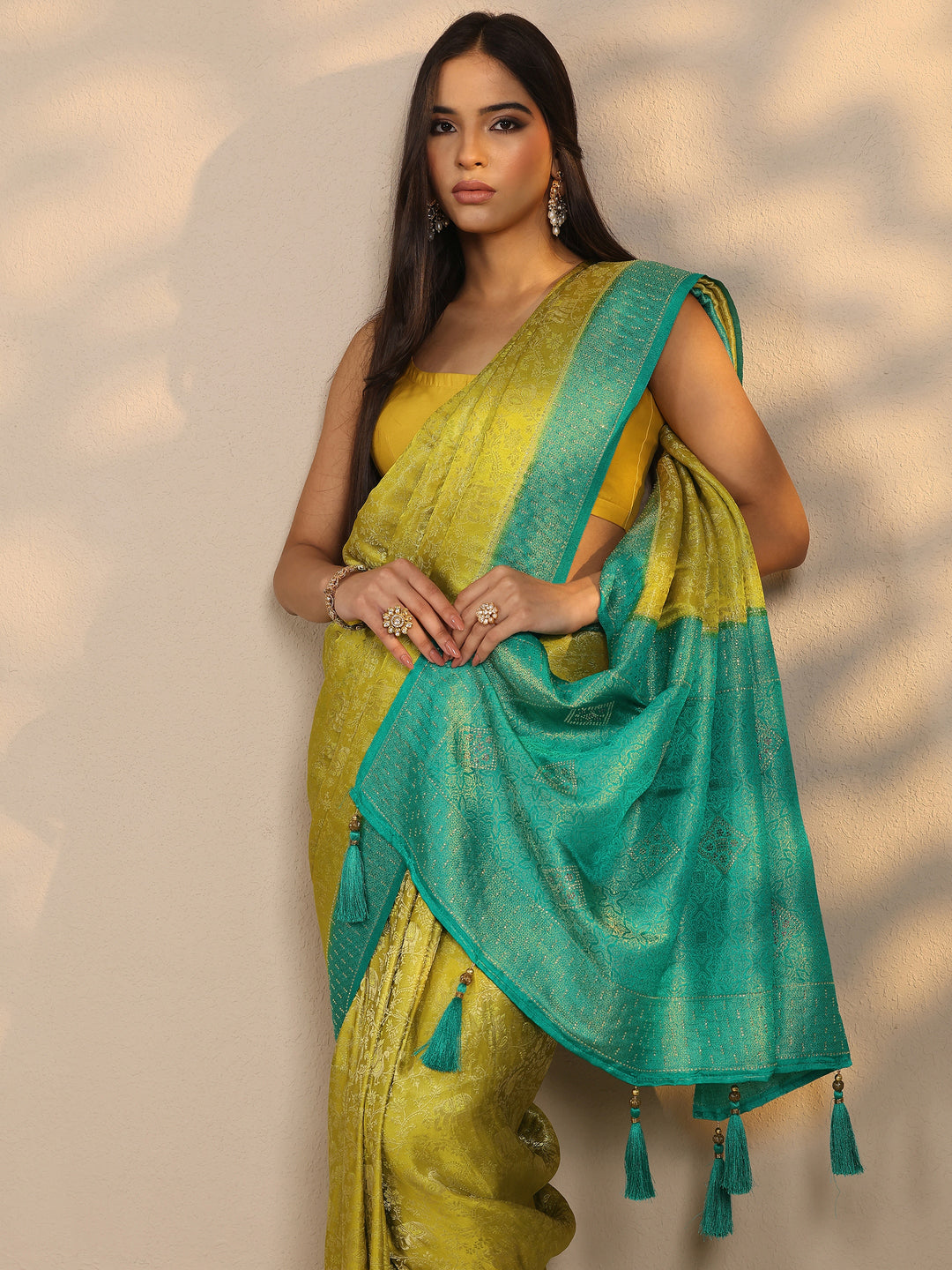 Green Woven Design Silk Blend Saree With Unstitched Blouse Piece