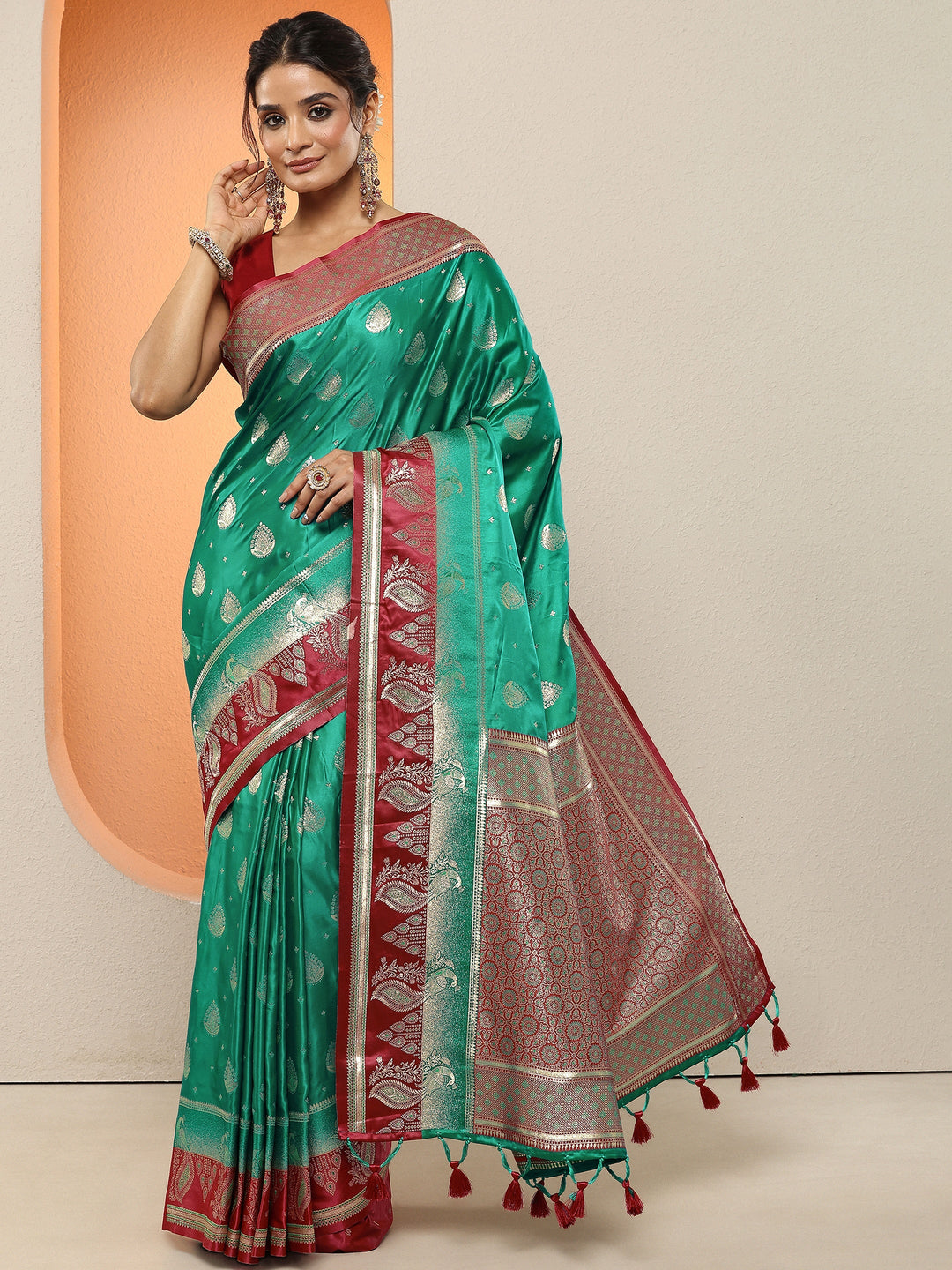 Green Woven Design Silk Blend Sarees With Unstitched Blouse Piece