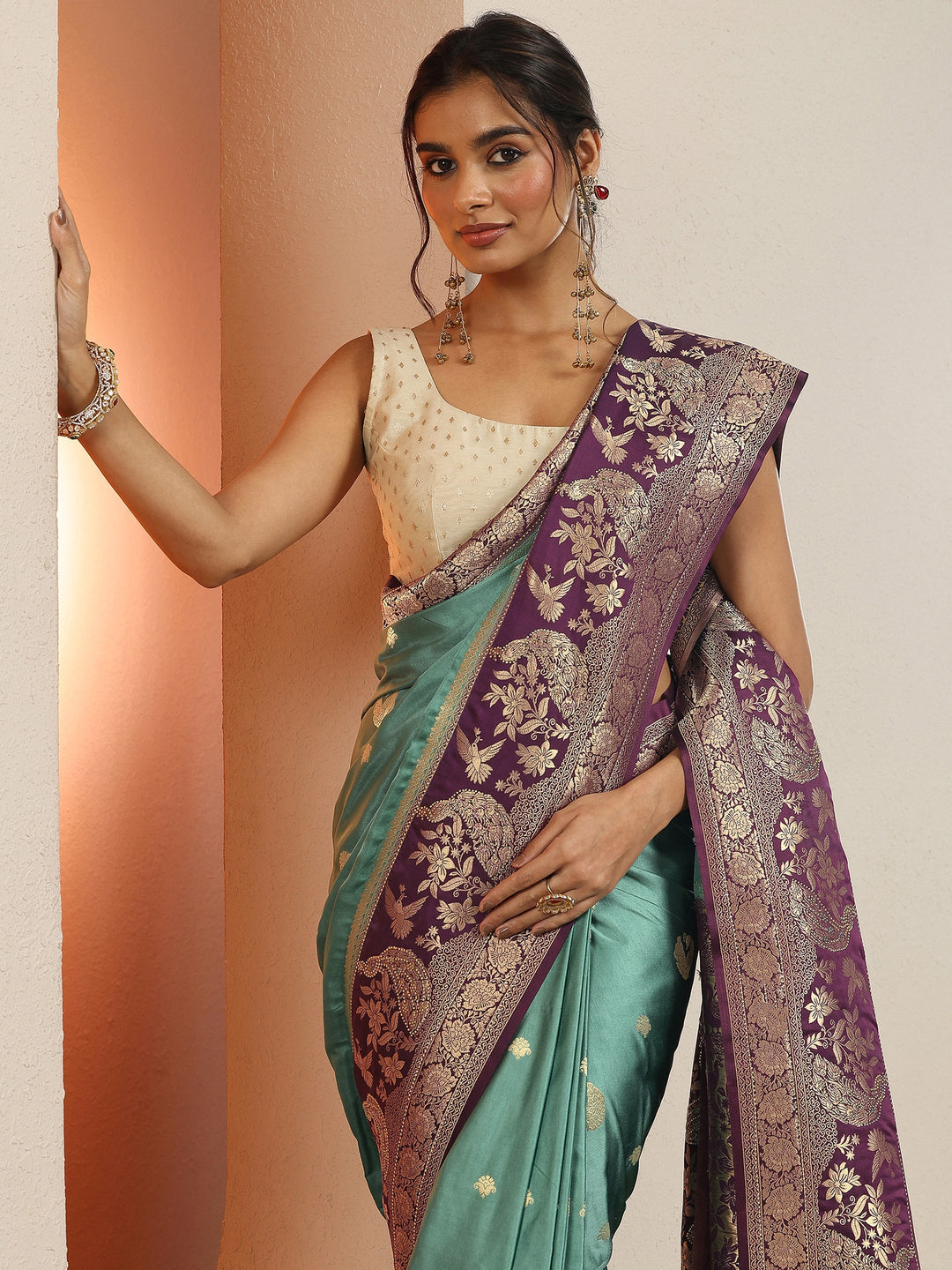 Green Woven Design Silk Blend Sarees With Unstitched Blouse Piece